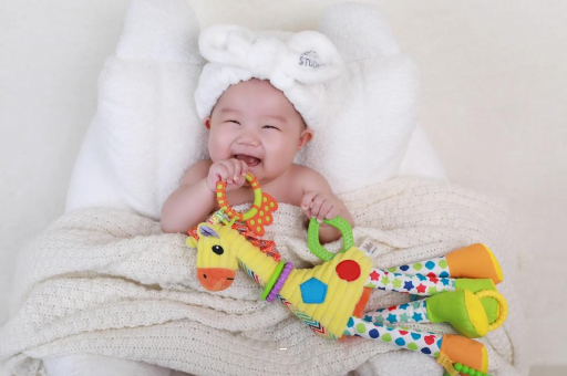 阿拉尔宝宝眼眶发红